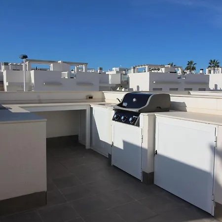 Penthouse 4 Bedrooms Punta Prima Oasis דירה טורבייחה