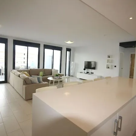 Penthouse 4 Bedrooms Punta Prima Oasis דירה טורבייחה